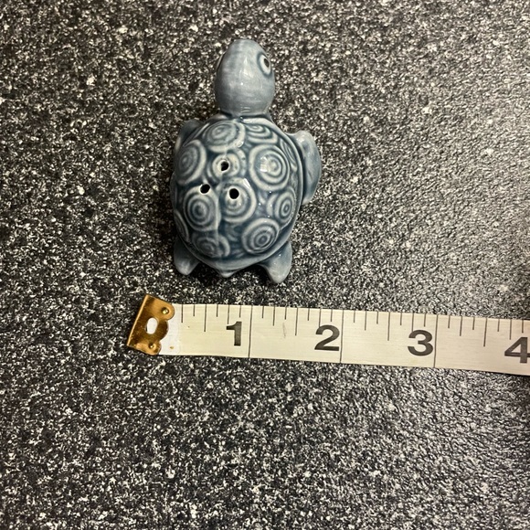 3/$10 Turtle Salt & Pepper Shakers- Cracker Barrel - Picture 5 of 12